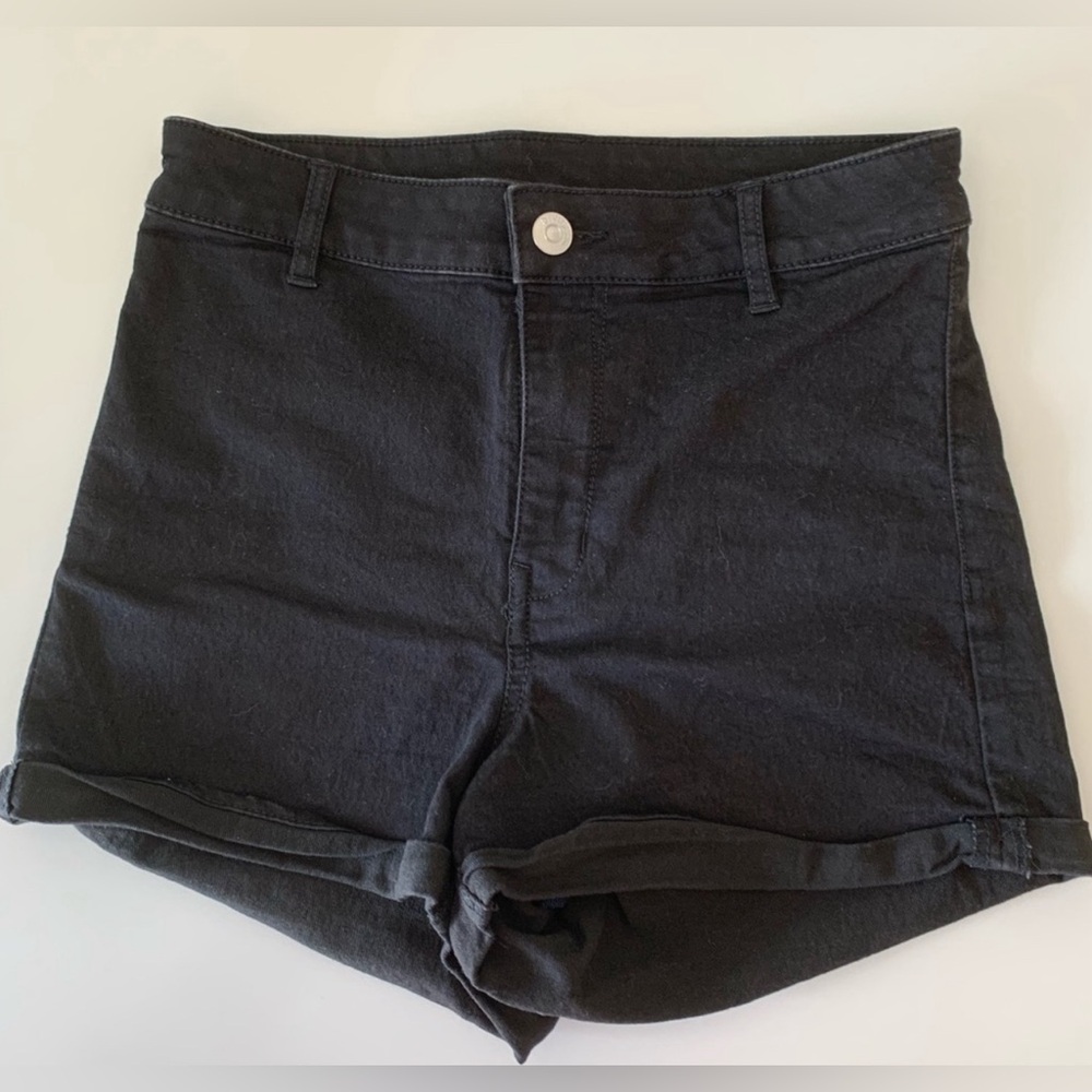 H&M Divided Black Denim Shorts Size 6